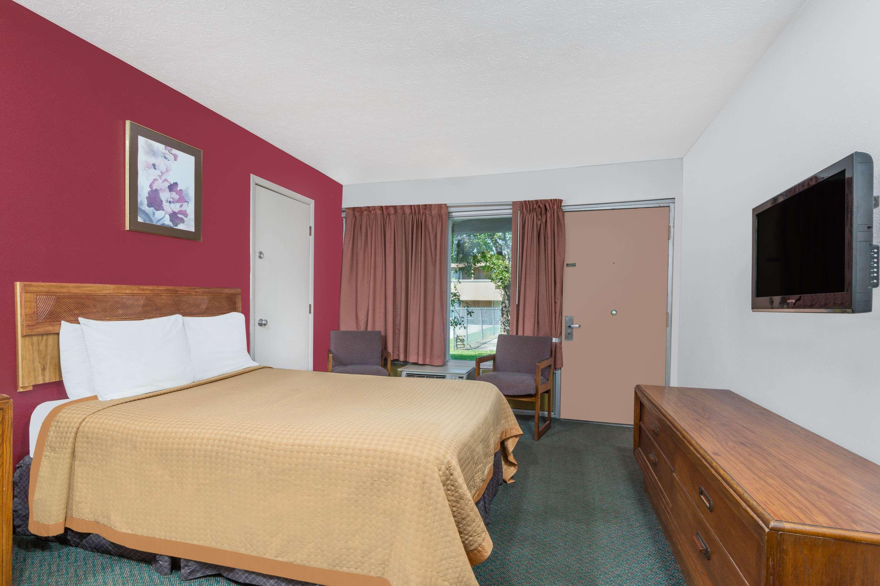 Days Inn By Wyndham Mt. Sterling Маунт-Стерлинг Экстерьер фото