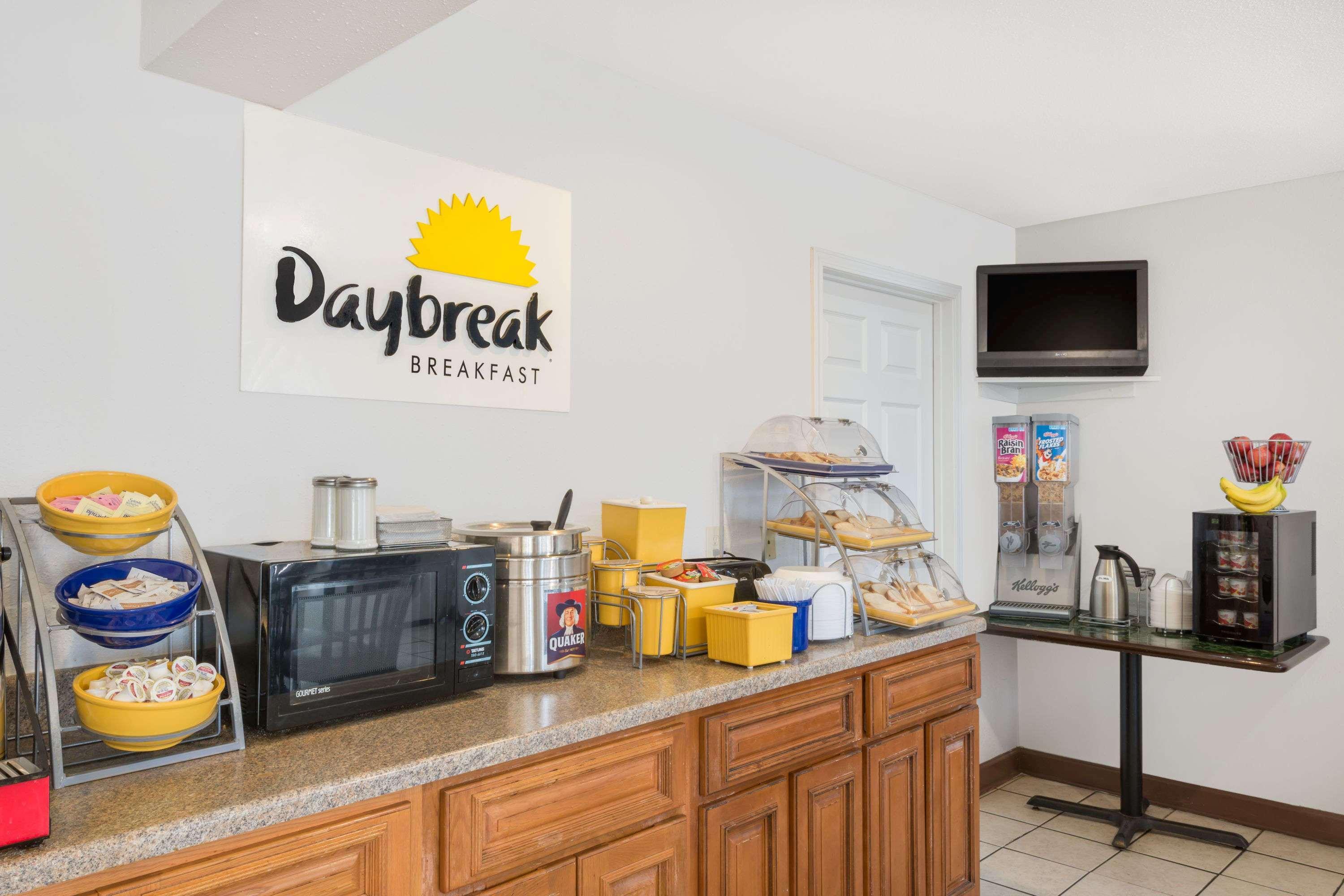 Days Inn By Wyndham Mt. Sterling Маунт-Стерлинг Экстерьер фото
