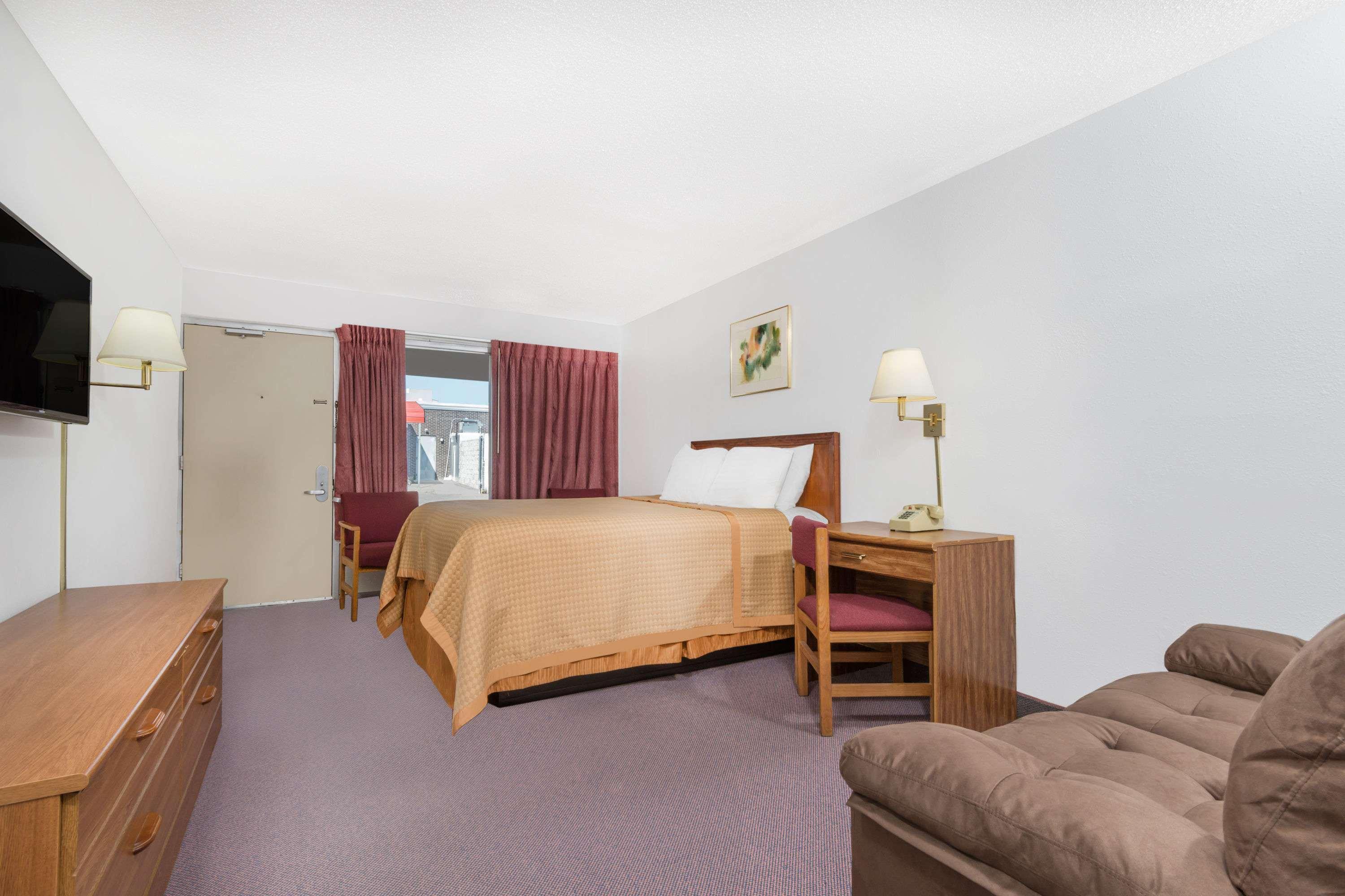 Days Inn By Wyndham Mt. Sterling Маунт-Стерлинг Экстерьер фото