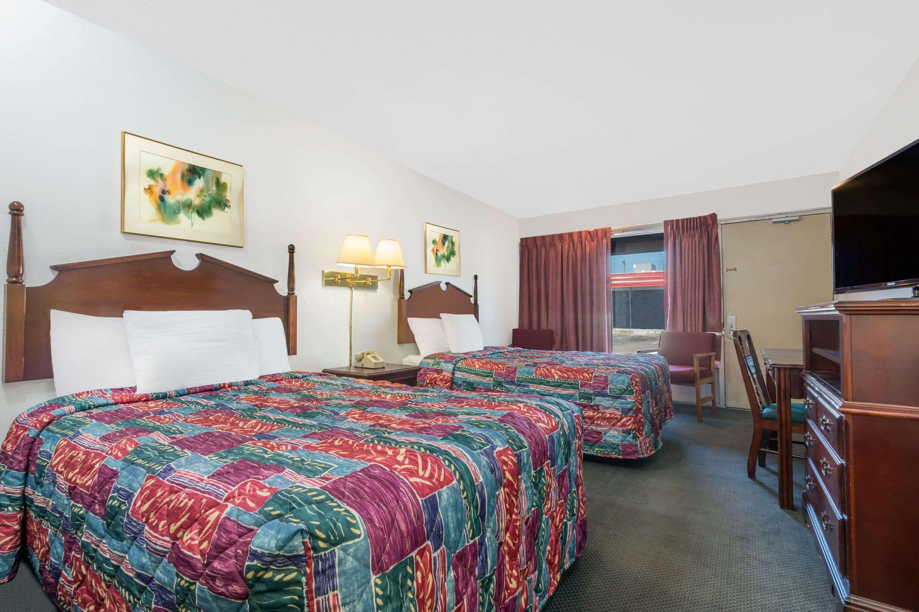 Days Inn By Wyndham Mt. Sterling Маунт-Стерлинг Экстерьер фото